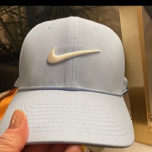 Nike dry fit (baby pink)